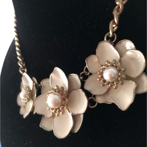 Vintaged Statement Necklace Enamel Flowers Gold tone Cuban chunky chain - Picture 7 of 12